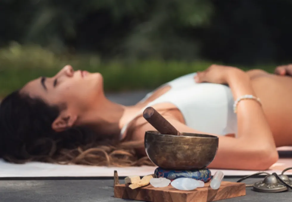 ヨガをする女性の写真-4